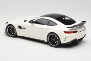 Mercedes AMG GT R C190 Weiß Metallic Minichamps 1:18 155036028 Metall — Bild 5 von 6