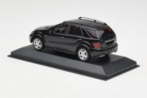 Mercedes AMG ML 63 W164 Schwarz Minichamps 1:43 400037670 Metall — Bild 3 von 4