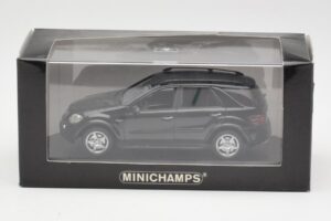 Mercedes AMG ML 63 W164 Schwarz Minichamps 1:43 400037670 Metall — Bild 4 von 4
