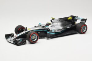 Mercedes AMG Petronas W08 V. Rossi Ride Swap Valencia December 2019 Minichamps 1:18 110191746 Metall