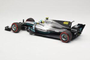 Mercedes AMG Petronas W08 V. Rossi Ride Swap Valencia December 2019 Minichamps 1:18 110191746 Metall — Bild 5 von 6