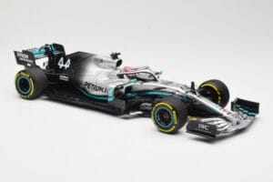 Mercedes AMG Petronas W10 #44 L. Hamilton Winner Chinese GP 2019 Minichamps 1:18 110190344 Metall — Bild 4 von 6