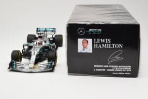 Mercedes AMG Petronas W10 #44 L. Hamilton Winner Chinese GP 2019 Minichamps 1:18 110190344 Metall — Bild 6 von 6