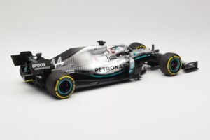 Mercedes AMG Petronas W10 #44 L. Hamilton F1 World Champion Dealer Edition 2019 Minichamps 1:18 B66960567 Metall — Bild 2 von 7