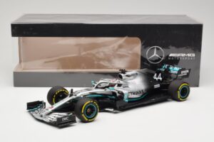 Mercedes AMG Petronas W10 #44 L. Hamilton F1 World Champion Dealer Edition 2019 Minichamps 1:18 B66960567 Metall — Bild 7 von 7