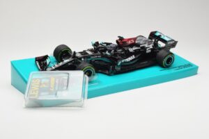 Mercedes AMG Petronas W12 E Performance #44 L. Hamilton Russian GP 2021 Minichamps 1:18 113211544 Metall — Bild 2 von 6
