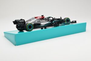 Mercedes AMG Petronas W12 E Performance #44 L. Hamilton Russian GP 2021 Minichamps 1:18 113211544 Metall — Bild 3 von 6