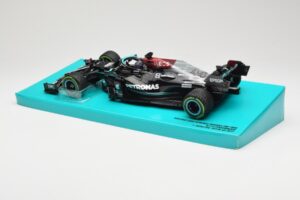 Mercedes AMG Petronas W12 E Performance #44 L. Hamilton Russian GP 2021 Minichamps 1:18 113211544 Metall — Bild 5 von 6