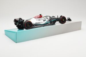 Mercedes AMG Petronas W13 E Performance #44 L. Hamilton 2022 Minichamps 1:18 113220044 Metall — Bild 3 von 6