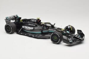 Mercedes AMG Petronas W14 E Performance #44 L. Hamilton Bahrain GP 2023 Minichamps 1:18 110230144 Metall — Bild 4 von 6