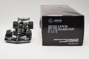 Mercedes AMG Petronas W14 E Performance #44 L. Hamilton Bahrain GP 2023 Minichamps 1:18 110230144 Metall — Bild 6 von 6