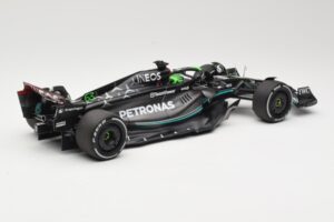 Mercedes AMG Petronas W14 E Performance #63 G. Russell Bahrain GP 2023 Minichamps 1:18 110230163 Metall — Bild 2 von 6