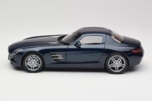 Mercedes SLS AMG C197 Blue Metallic Minichamps 1:18 180039021 Metall — Bild 4 von 8
