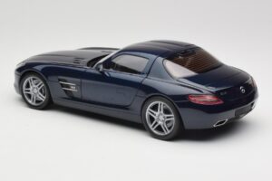 Mercedes SLS AMG C197 Blue Metallic Minichamps 1:18 180039021 Metall — Bild 7 von 8
