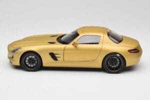 Mercedes AMG SLS C197 Gold Minichamps 1:18 100039024 Metall — Bild 4 von 8