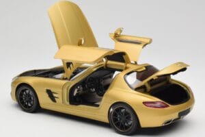 Mercedes AMG SLS C197 Gold Minichamps 1:18 100039024 Metall — Bild 5 von 8