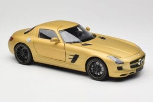 Mercedes AMG SLS C197 Gold Minichamps 1:18 100039024 Metall — Bild 6 von 8