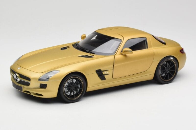 Mercedes AMG SLS C197 Gold Minichamps 1:18 100039024 Metall