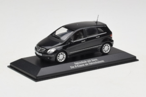 Mercedes B-Class W245 Fahrschule Schwarz Minichamps 1:43 MB005 Metall — Bild 2 von 4