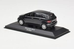 Mercedes B-Class W245 Cosmos Black Minichamps 1:43 B66962218 Metall — Bild 3 von 4