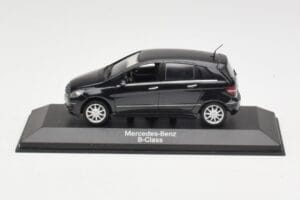 Mercedes B-Class W245 Cosmos Black Minichamps 1:43 B66962218 Metall