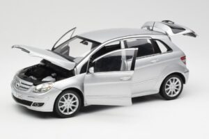 Mercedes B-Class W245 Silber Kyosho 1:18 B66962326 Metall — Bild 2 von 8