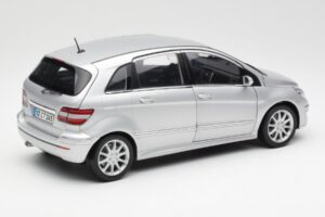 Mercedes B-Class W245 Silber Kyosho 1:18 B66962326 Metall — Bild 3 von 8