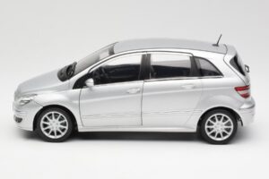 Mercedes B-Class W245 Silber Kyosho 1:18 B66962326 Metall — Bild 4 von 8