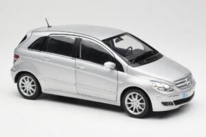 Mercedes B-Class W245 Silber Kyosho 1:18 B66962326 Metall — Bild 6 von 8