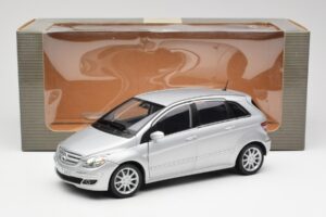 Mercedes B-Class W245 Silber Kyosho 1:18 B66962326 Metall — Bild 8 von 8