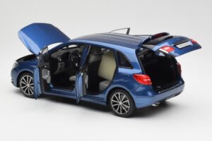 Mercedes B-Class W246 Lotus Blau Metallic Norev 1:18 B66961410 Metall — Bild 5 von 8