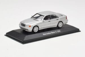 Mercedes C 200 W202 Iridium Silver Minichamps 1:43 B66040488 Metall — Bild 2 von 4