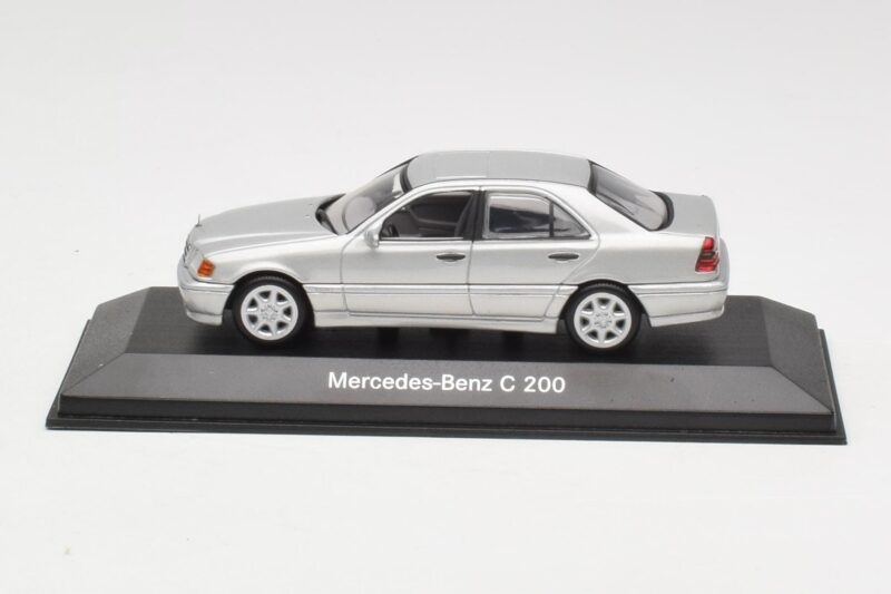 Mercedes C 200 W202 Iridium Silver Minichamps 1:43 B66040488 Metall
