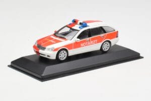 Mercedes C-Class S203 Notarzt Minichamps 1:43 430030190 Metall — Bild 2 von 4