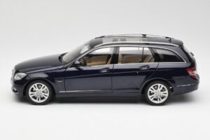 Mercedes C-Class S204 T-Modell Tanzanite Blau AUTOart 1:18 B66962352 Metall — Bild 4 von 8