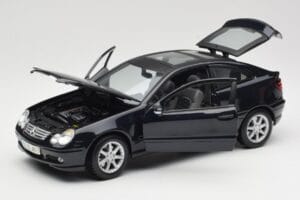 Mercedes C-Class Sports Coupe CL203 Blau Maisto 1:18 B66962124 Metall — Bild 2 von 8