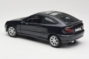 Mercedes C-Class Sports Coupe CL203 Blau Maisto 1:18 B66962124 Metall — Bild 7 von 8