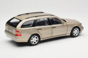 Mercedes C-Class T-Model W202 Smoke Silver Norev 1:18 183388 Metall — Bild 3 von 8