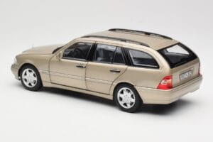Mercedes C-Class T-Model W202 Smoke Silver Norev 1:18 183388 Metall — Bild 7 von 8