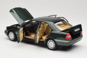 Mercedes C-Class W202 Malachite Green Norev 1:18 183372 Metall — Bild 3 von 8