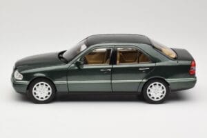Mercedes C-Class W202 Malachite Green Norev 1:18 183372 Metall — Bild 7 von 8
