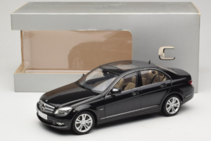 Mercedes C-Class W204 Obsidian Black AUTOart 1:18 B66962367 Metall — Bild 8 von 8