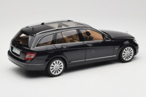 Mercedes C-Class W204 Kombi Obsidian Black AUTOart 1:18 B66962349 Metall — Bild 3 von 8