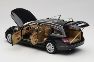 Mercedes C-Class W204 Kombi Obsidian Black AUTOart 1:18 B66962349 Metall — Bild 5 von 8