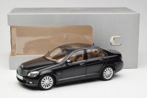 Mercedes C-Class W204 Obsidian Schwarz AUTOart 1:18 B66962365 Metall — Bild 8 von 8