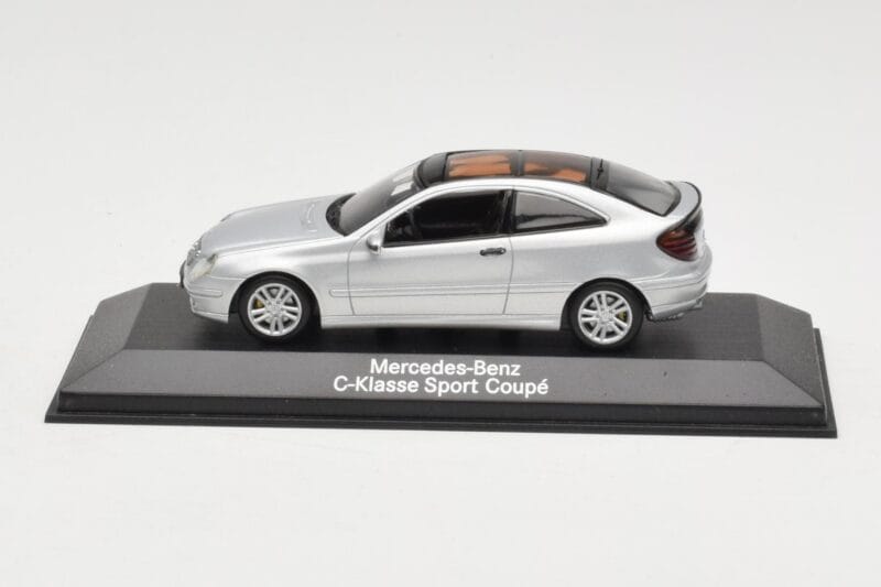 Mercedes C-Class W203 Sport Coupe Silber Minichamps 1:43 Mercedes C-Class W203 Sport Coupe Silber Minichamps 1:43 B66961916 Metall