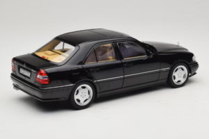 Mercedes C36 AMG W202 Obsidian Black Metallic Norev 1:18 183381 Metall — Bild 3 von 8