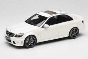 Mercedes C63 AMG W204 Diamond White GT Spirit 1:18 GT928 Resin