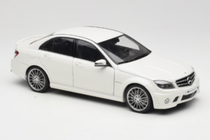 Mercedes AMG C63 W204 Weiss AUTOart 1:18 72674-R1 Metall — Bild 6 von 8