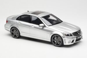 Mercedes C63 AMG W204 Silber GT Spirit 1:18 GT462 Resin — Bild 4 von 6
